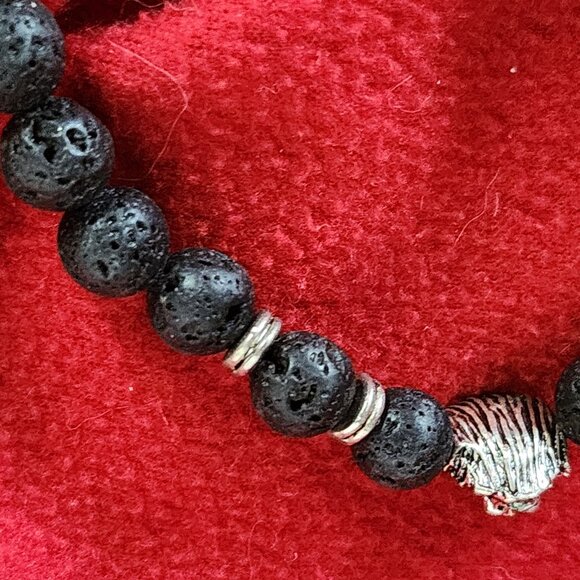 Leo Silver Plated Lion Head and Black Lava Stone Beaded Stretch Bracelet OSFM - Picture 9 of 16